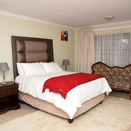 Vinolux Guest House Mthatha Exterior photo