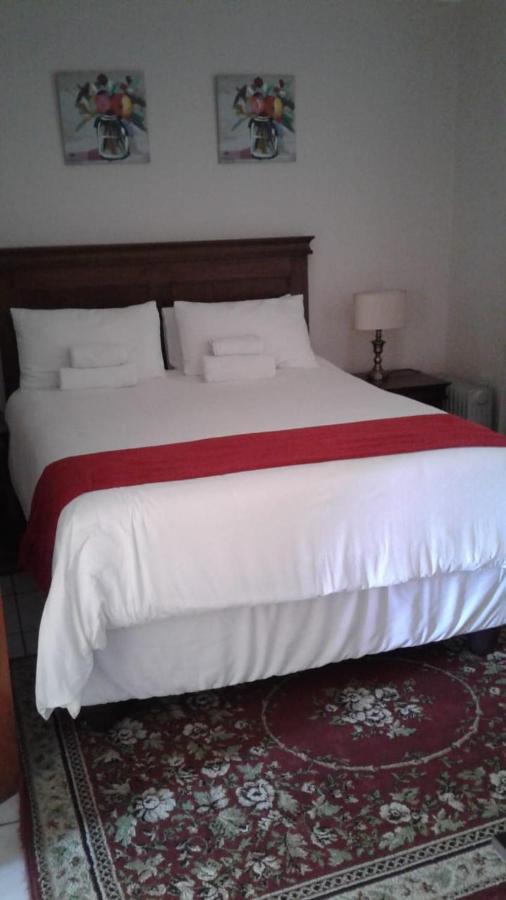 Vinolux Guest House Mthatha Exterior photo