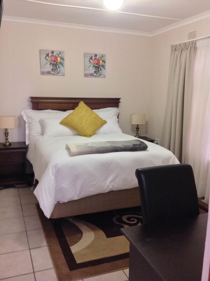 Vinolux Guest House Mthatha Exterior photo