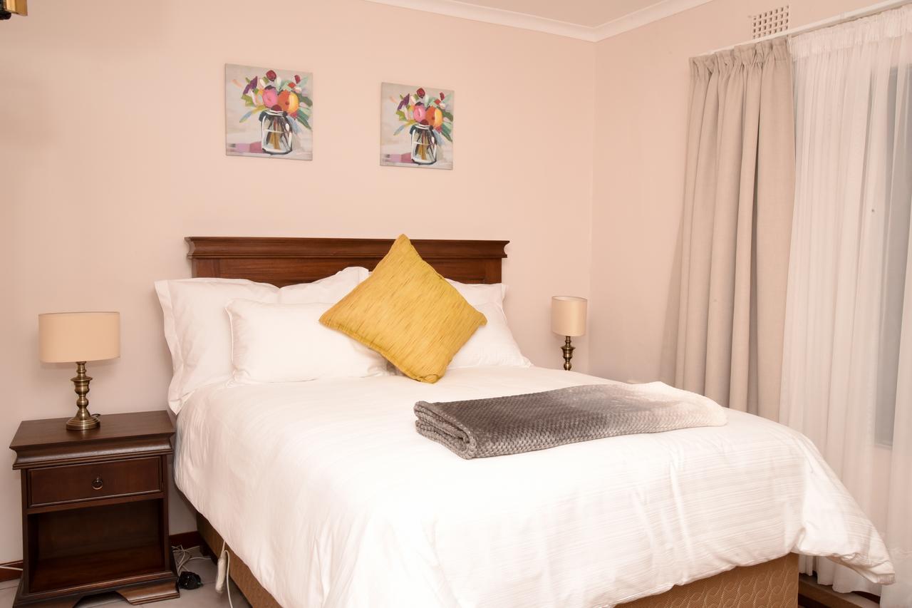 Vinolux Guest House Mthatha Exterior photo