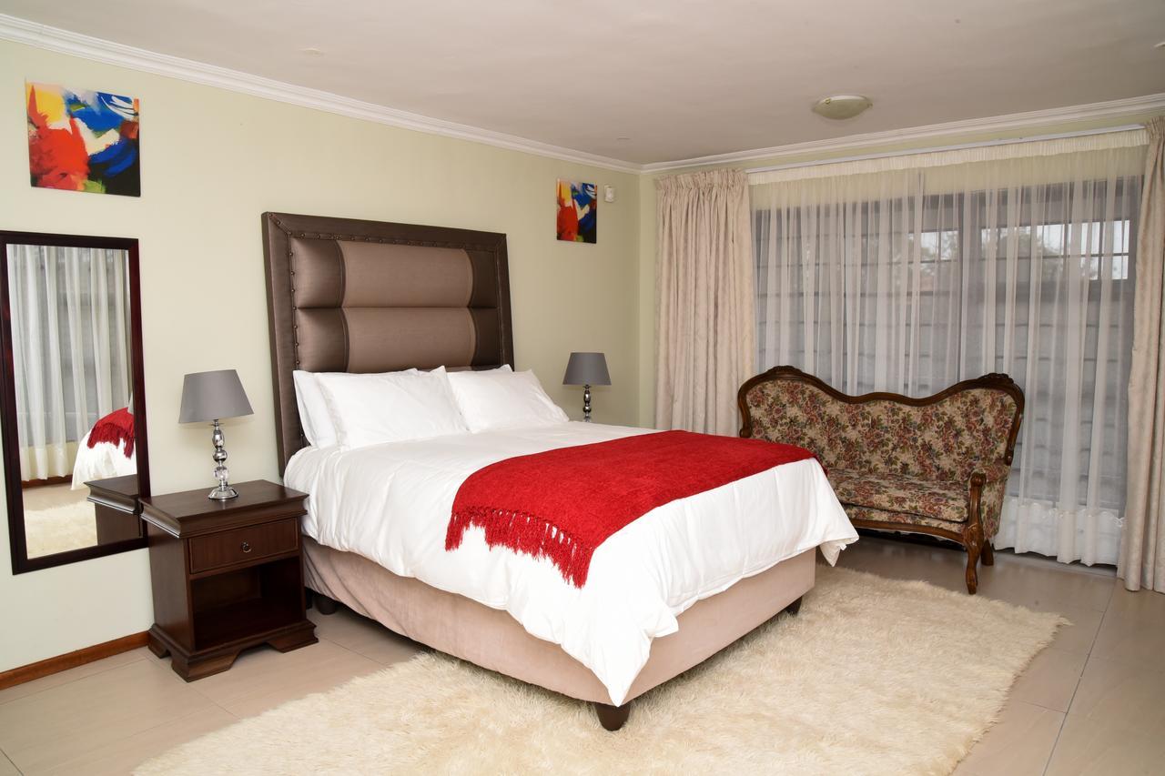 Vinolux Guest House Mthatha Exterior photo