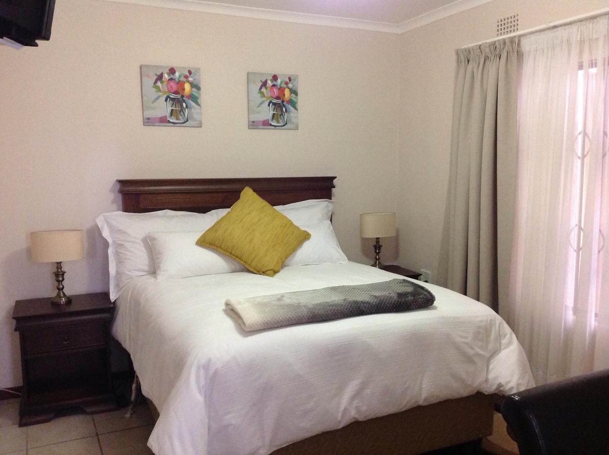 Vinolux Guest House Mthatha Exterior photo