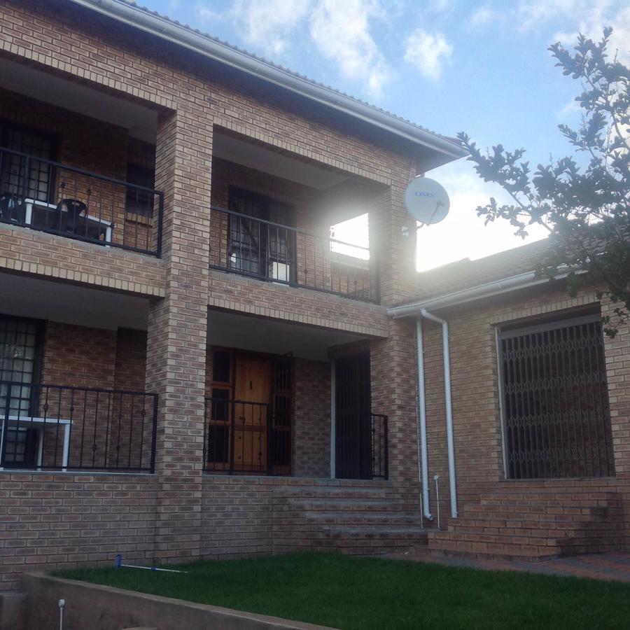Vinolux Guest House Mthatha Exterior photo